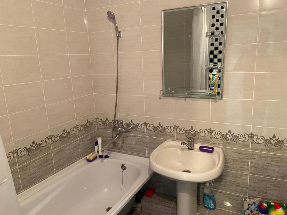 Standart Apartment On Kozhamkulov 128 Almaty Exterior foto